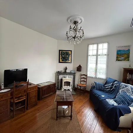 Maison Equipee Avec Jardin, Abri Voiture, Grande Terrasse Avec Un Grand Volet Roulant