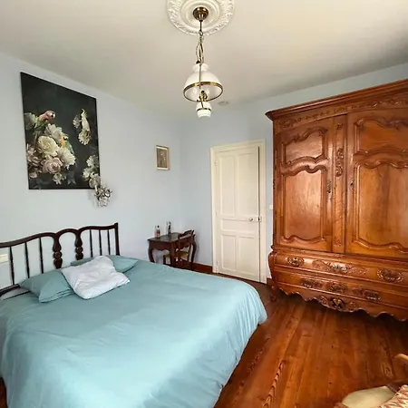 Ferienhaus Maison Equipee Avec Jardin, Abri Voiture, Grande Terrasse Avec Un Grand Volet Roulant
